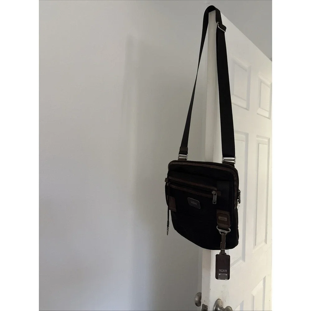 TUMI Alpha Bravo Annapolis Zip Flap Crossbody Messenger Bag Nylon/Leather Trim